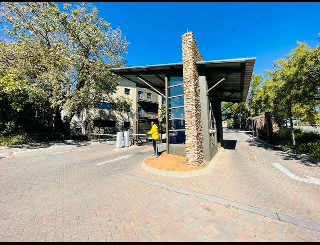 146M² OFFICE FOR SALE IN FOURWAYS GARDENS